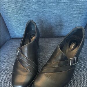 Clark Artisan Women's Black Leather heels/booties